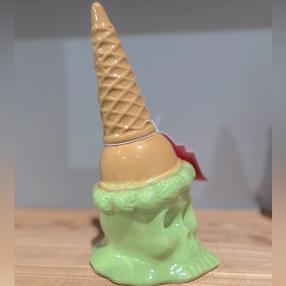NWT Summerween Ceramic Green Skull Ice Cream Cone - Picture 2 of 5